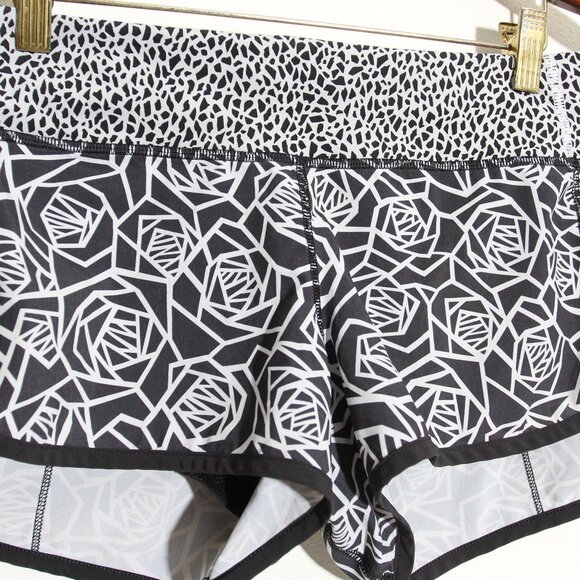 Lululemon Speed Short Posey Black White / Miss Mosaic Black / Black Size 6 - Picture 4 of 12